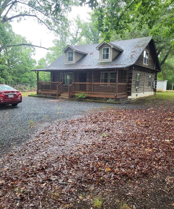 log house from front good pic